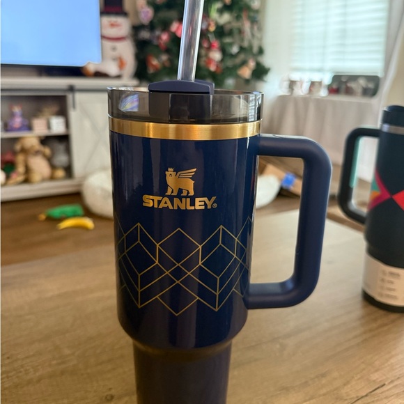 Stanley Night Fall Gloss Deco H2.O FlowState Tumbler 40oz - Picture 1 of 5